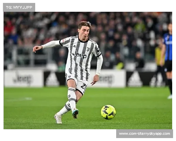 米雷蒂精准助攻麦肯尼头球破门，尤文中场配合娴熟